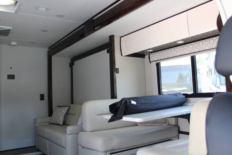 2015 Thor Motor Coach Challenger 37DT
