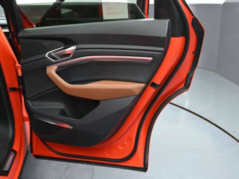 2022 Audi e-tron quattro Premium Plus