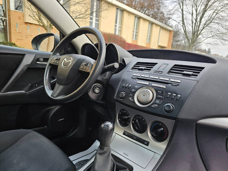 2010 Mazda MAZDA3 i Touring photo 28