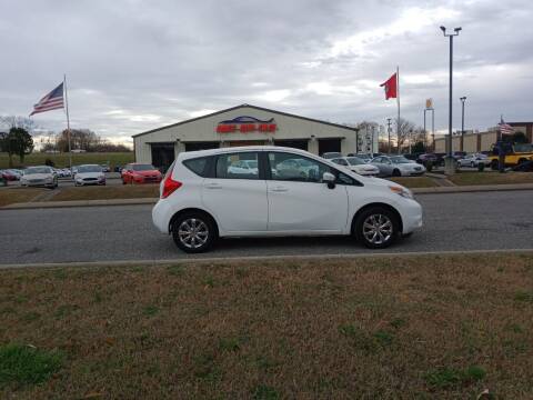 2015 Nissan Versa Note for sale at DOUG'S AUTO SALES INC in Pleasant View TN