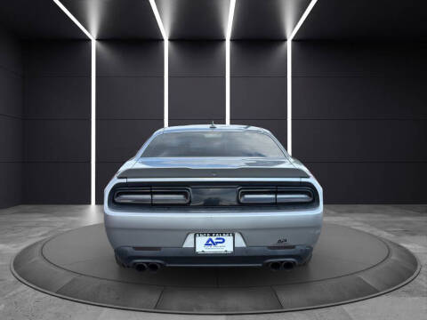 2016 Dodge Challenger SRT 392