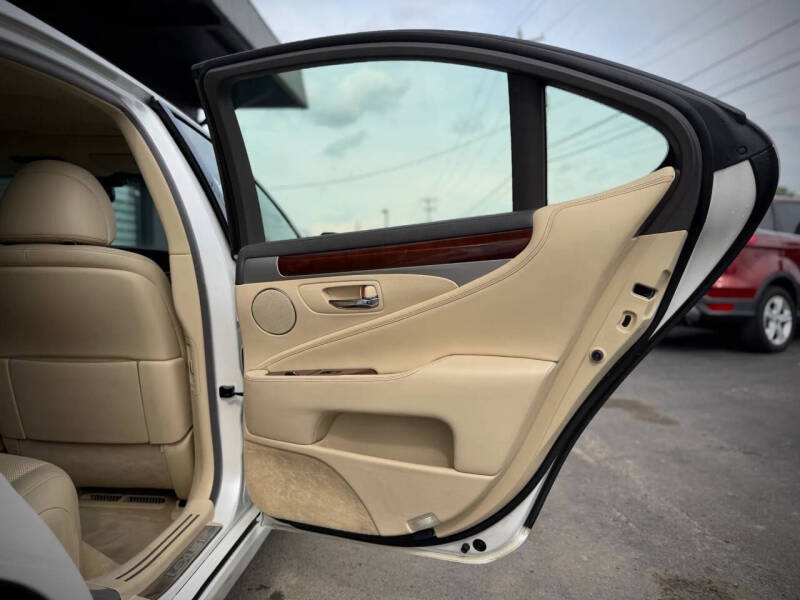 2017 Lexus LS 460