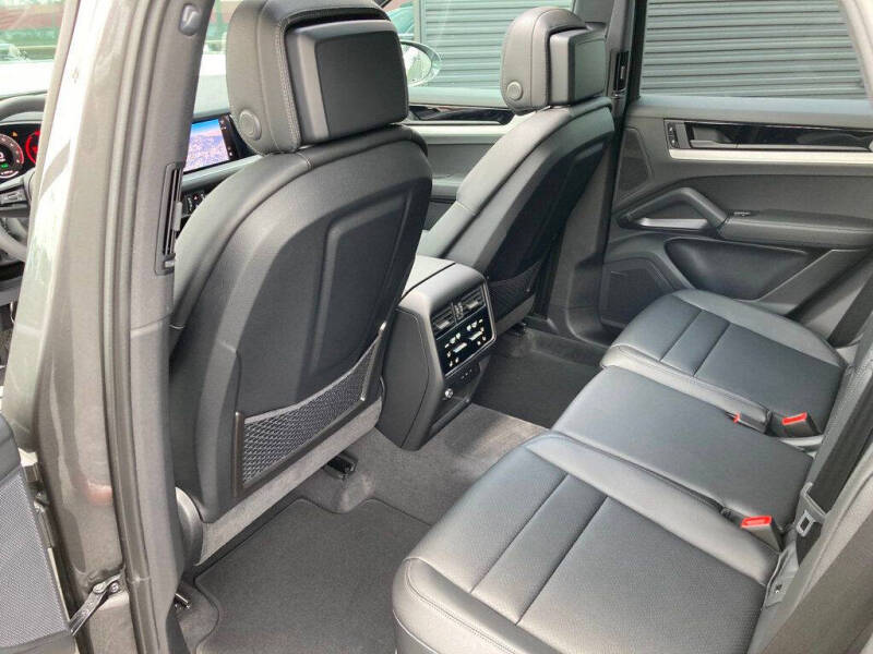 2025 Porsche Cayenne E-Hybrid