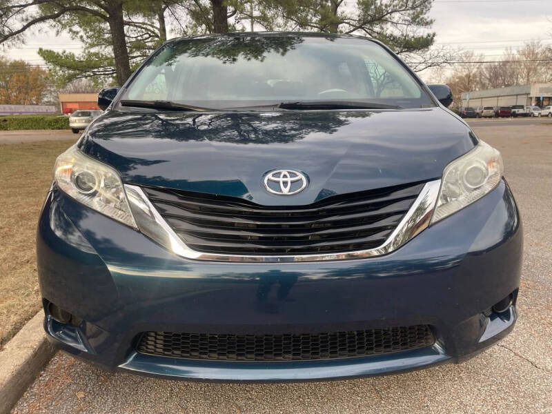 2012 Toyota Sienna