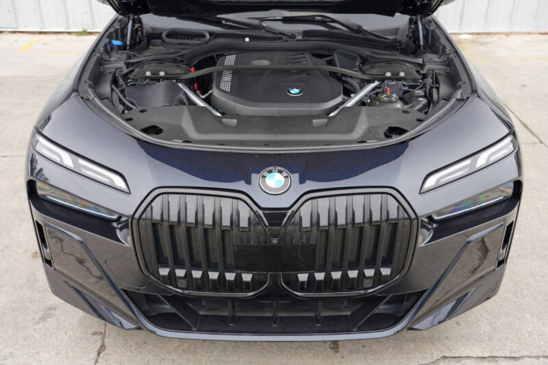 2023 BMW 7 Series 740i