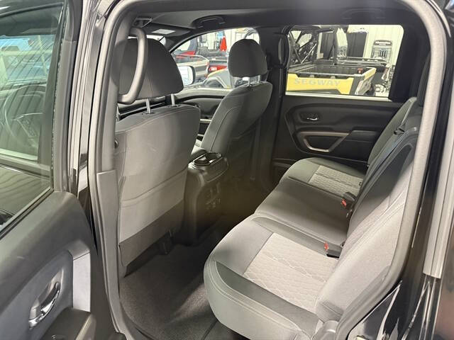 2024 Nissan Titan SV