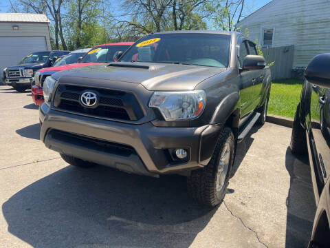 2013 Toyota Tacoma for sale at Garcia Auto Sales LLC in Walton KY