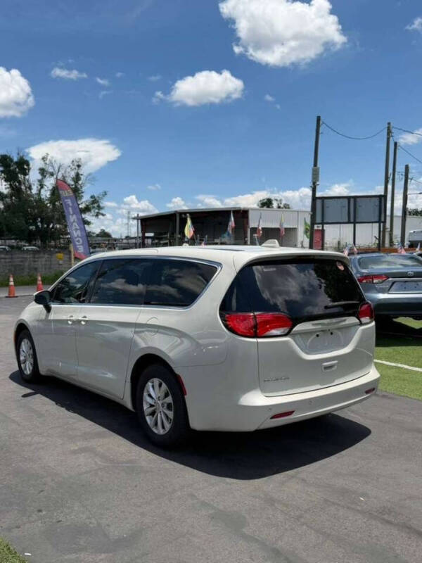 2017 Chrysler Pacifica Touring
