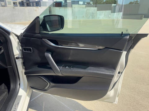 2015 Maserati Ghibli