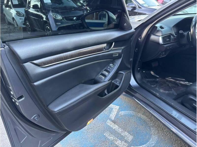 2020 Honda Accord Hybrid Touring