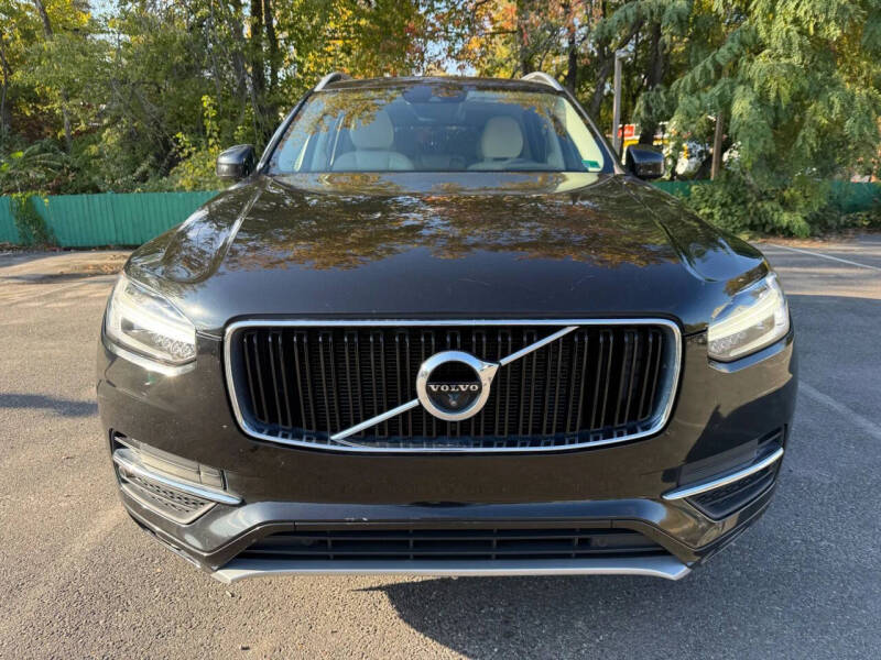 2017 Volvo XC90 T6 Momentum