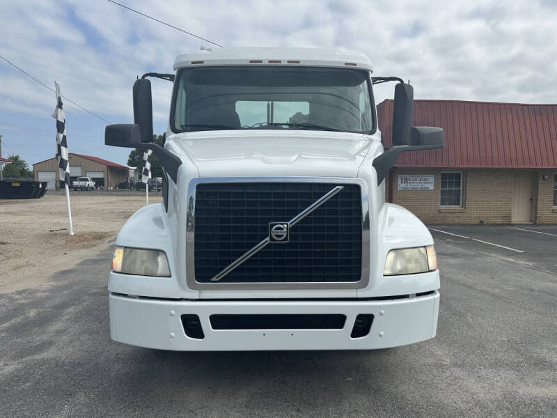 2016 Volvo VNM