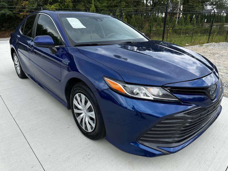 2018 Toyota Camry Hybrid for sale at Gwinnett Luxury Motors in Buford GA