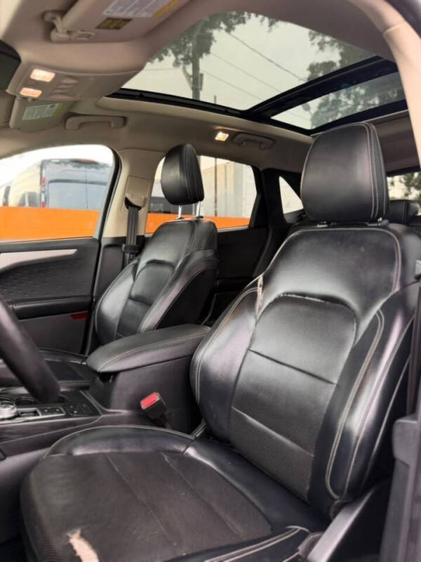 2020 Ford Escape SEL