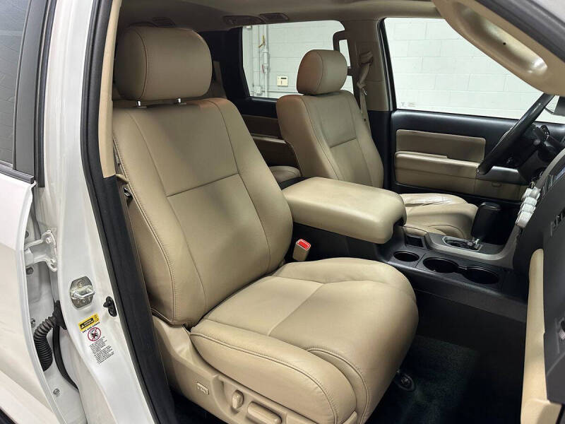 2016 Toyota Sequoia SR5