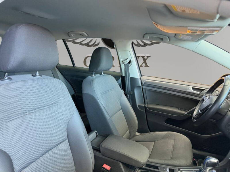 2019 Volkswagen e-Golf SE