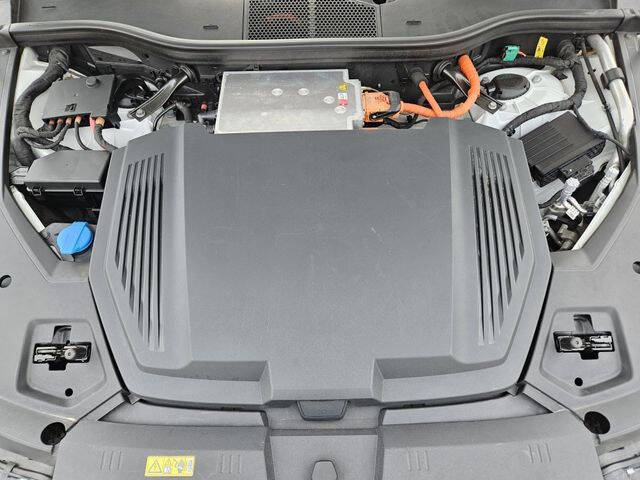 2019 Audi e-tron quattro Prestige