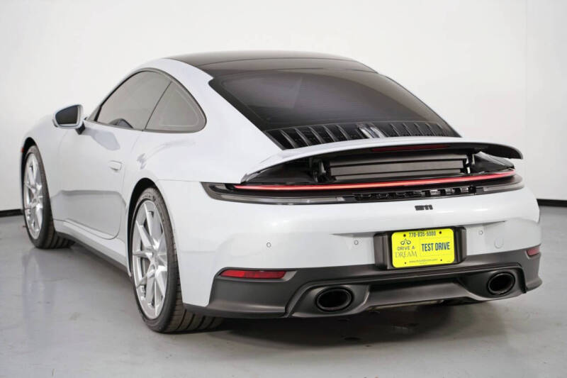 2025 Porsche 911 Carrera