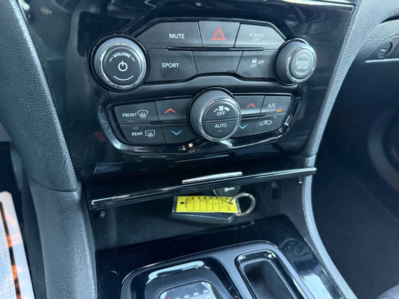 2019 Chrysler 300 S