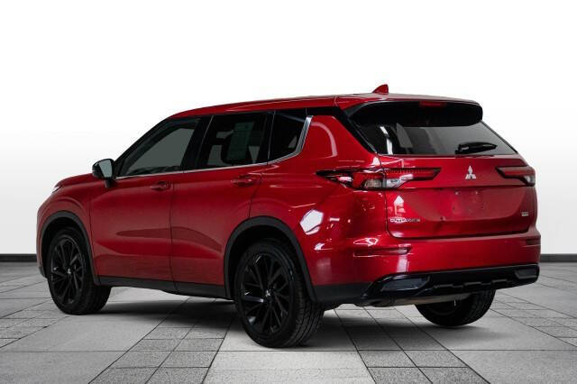 2022 Mitsubishi Outlander Black Edition
