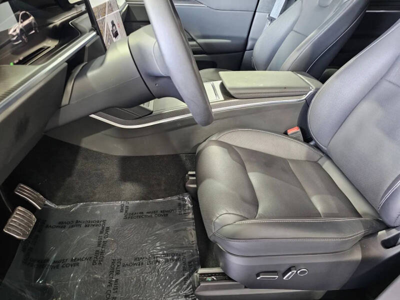 2025 Tesla Model X Plaid