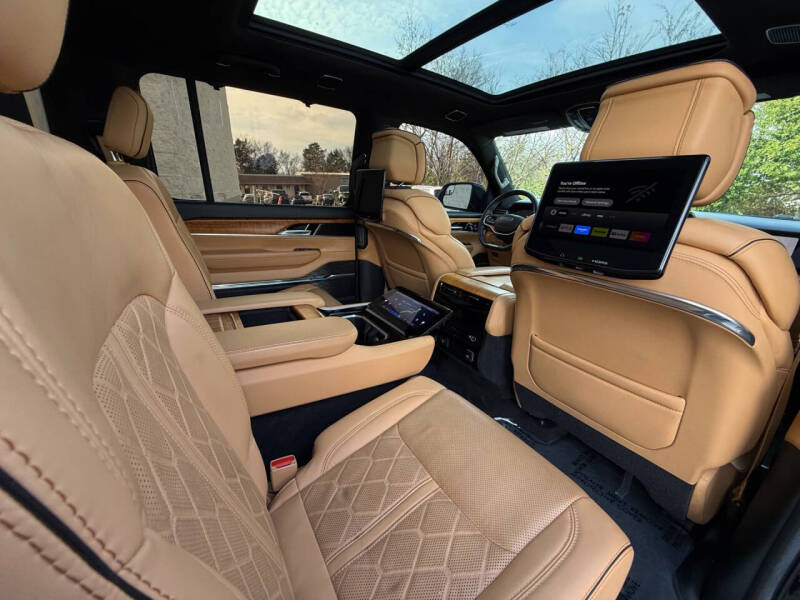 2022 Jeep Grand Wagoneer Series III