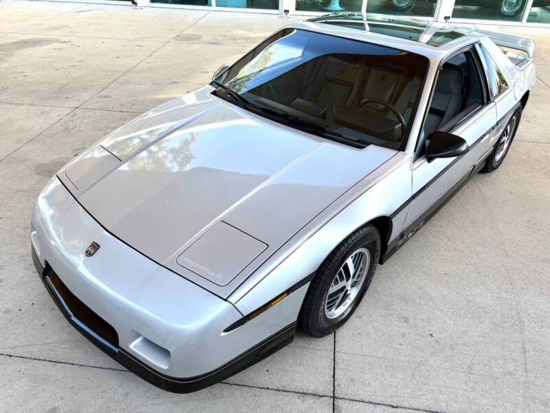 1987 Pontiac Fiero SE