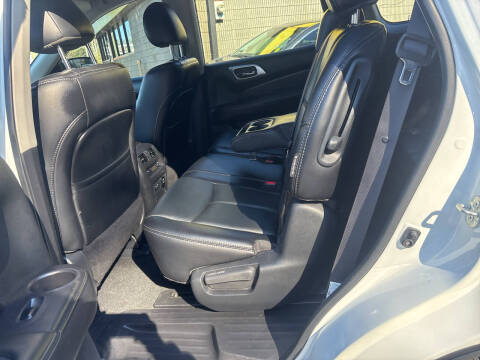 2020 Nissan Pathfinder SL