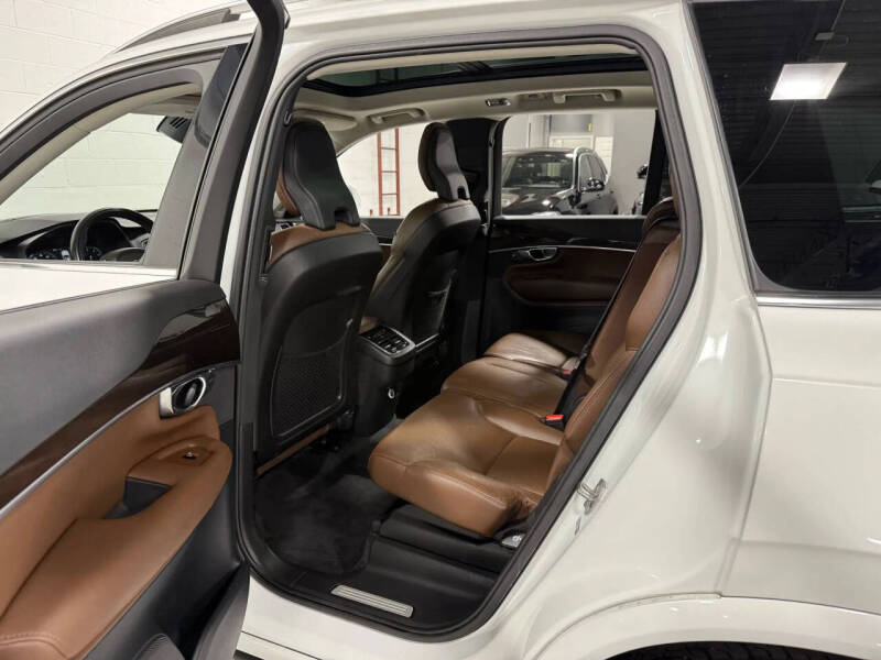 2019 Volvo XC90 T6 Momentum