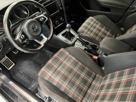 2017 Volkswagen Golf GTI S