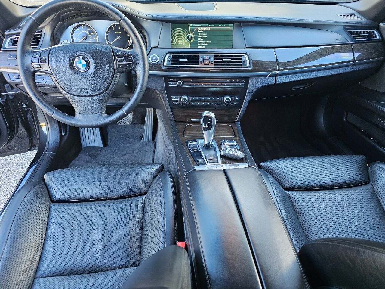 2011 BMW 7 Series 34