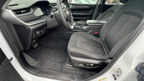 2023 Jeep Grand Cherokee L Laredo