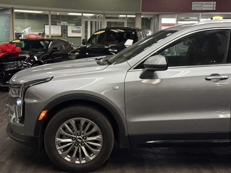 2024 Cadillac XT4 Premium Luxury