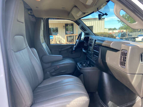 2023 Chevrolet Express 2500