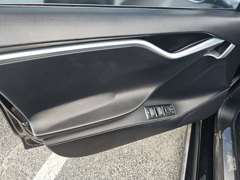 2015 Tesla Model S 70D