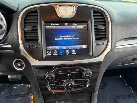 2020 Chrysler 300 Touring