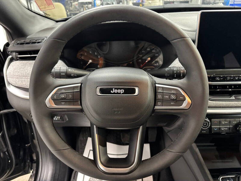 2023 Jeep Compass Latitude Lux