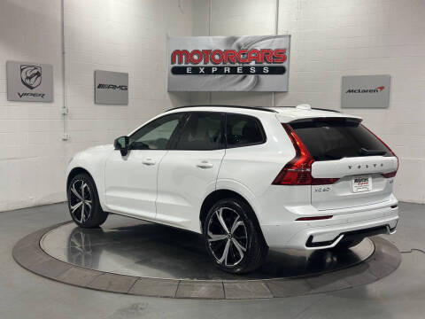 2022 Volvo XC60 B6 R-Design