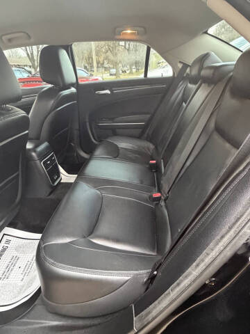 2016 Chrysler 300 Limited