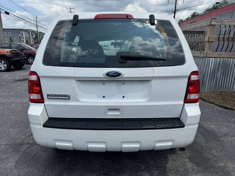 2010 Ford Escape XLS