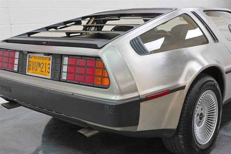 1982 DeLorean DMC-12
