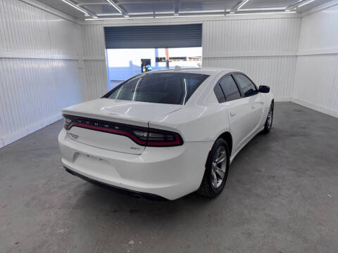 2017 Dodge Charger SXT