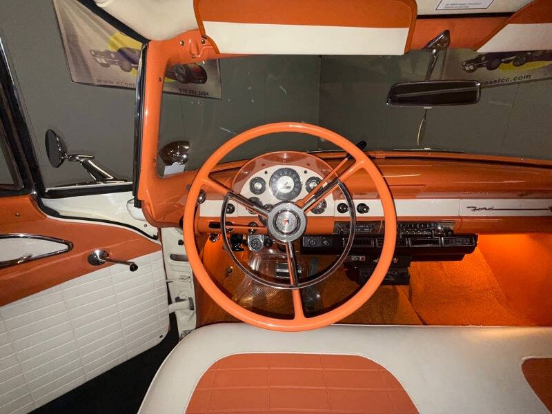 1956 Ford Sunliner