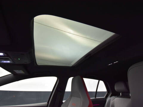 2025 Volkswagen Golf GTI SE