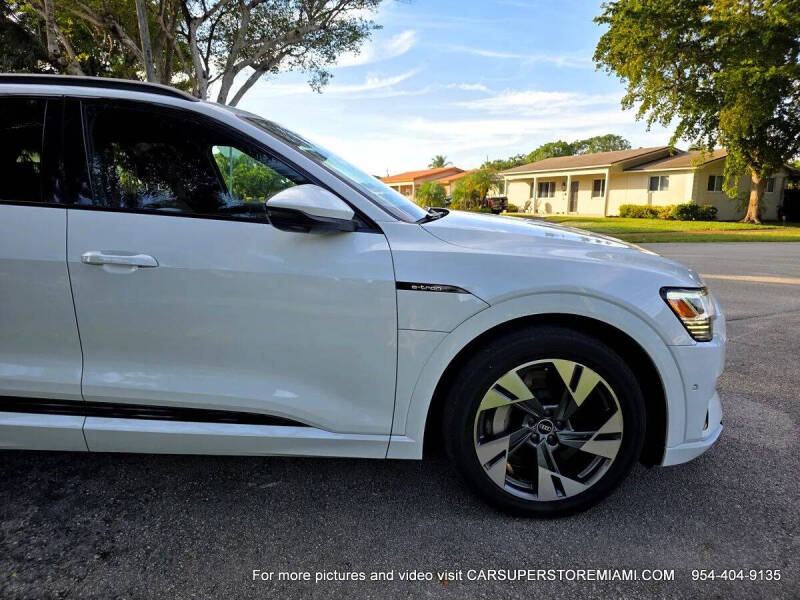 2021 Audi e-tron quattro Premium