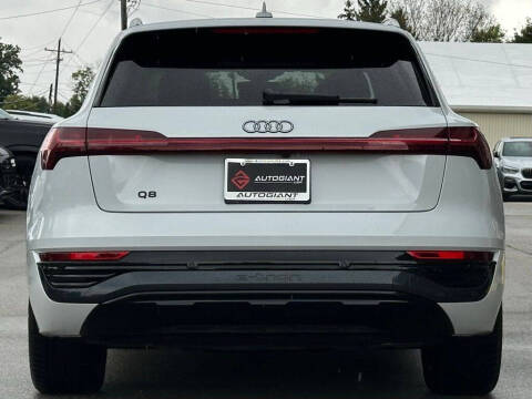 2024 Audi Q8 e-tron quattro Premium Plus