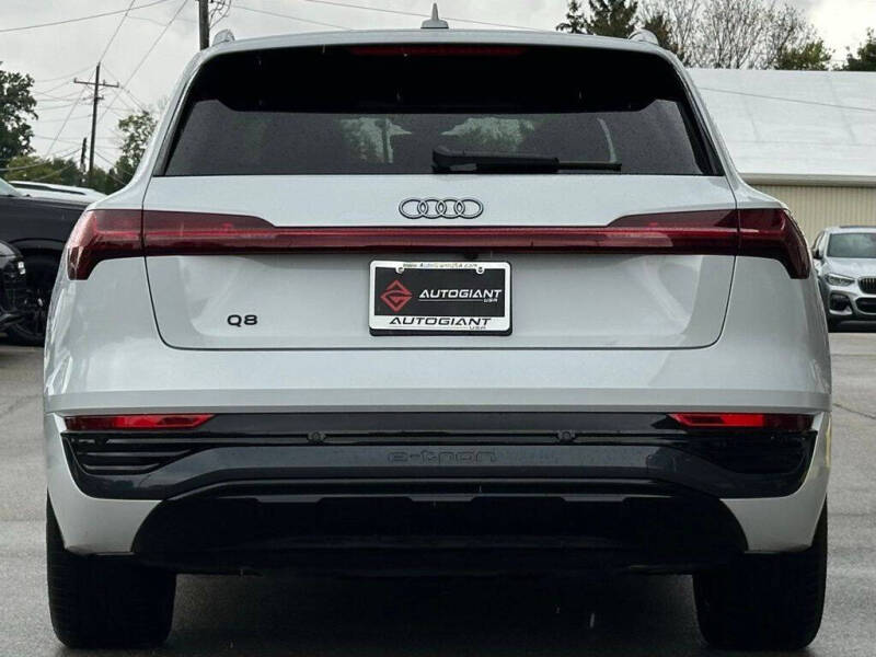 2024 Audi Q8 e-tron quattro Premium Plus