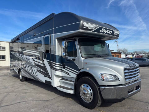 2025 Freightliner S2RV Chassis