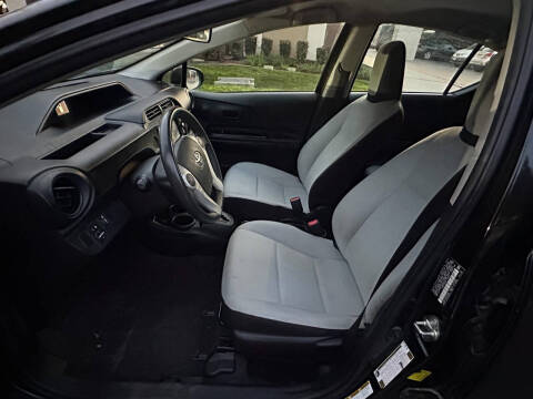 2015 Toyota Prius c One