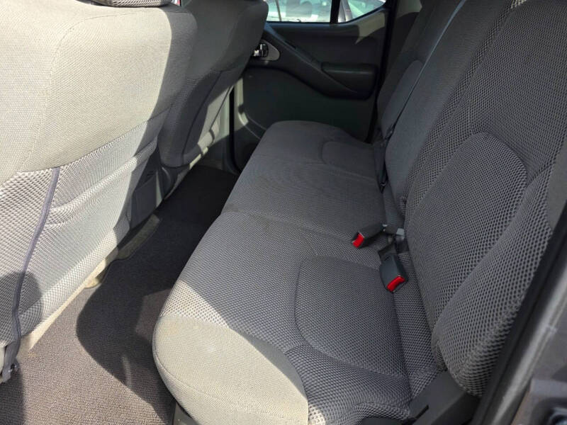 2017 Nissan Frontier SV